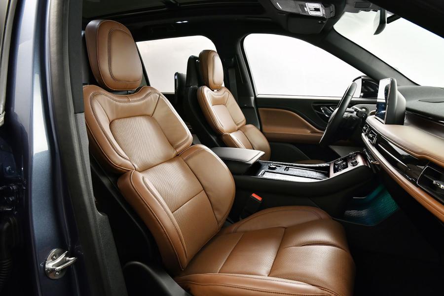 Интерьер Lincoln Aviator Grand Touring 2019 года  (CN) (фото 9 из 20)